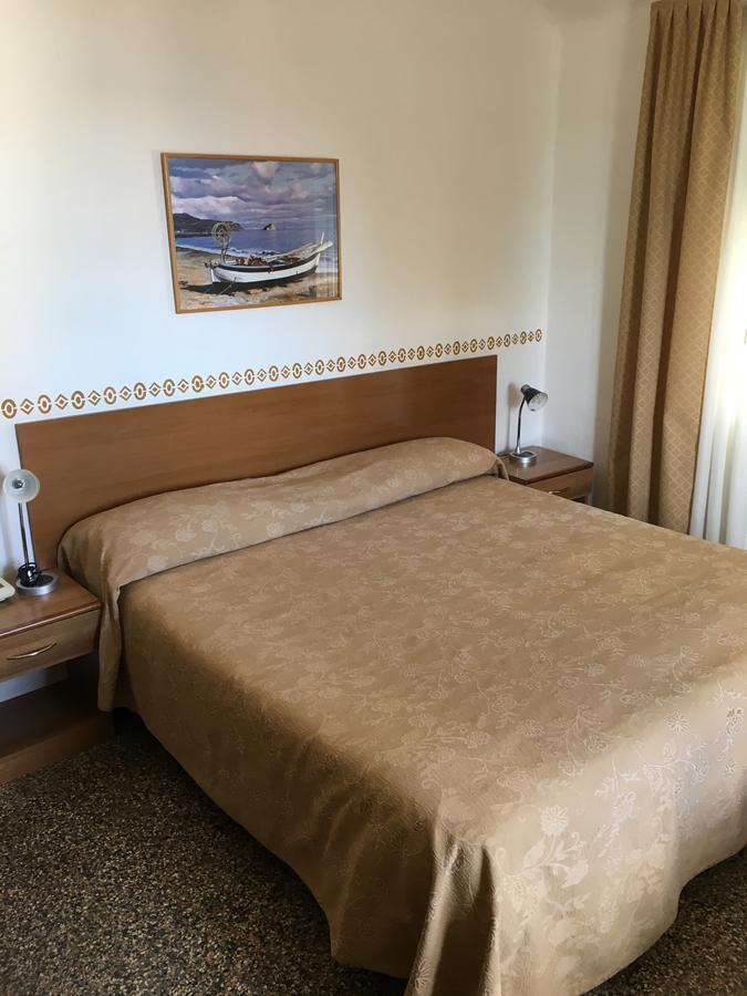 Hotel Azzurro Варацце Экстерьер фото